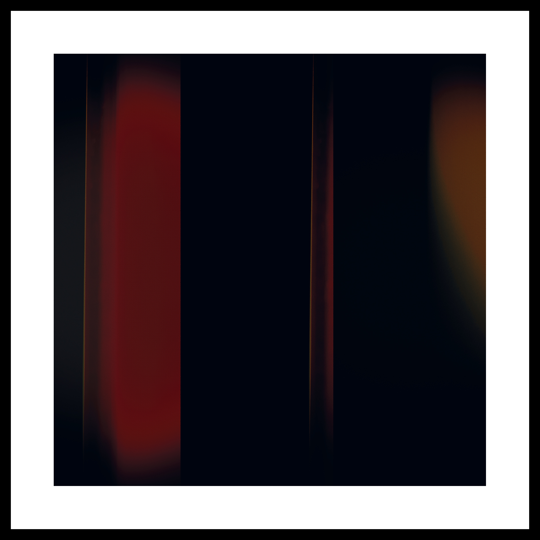 GOLDEN LIGHT IN RED ROOM #3 – tryk/grafik af CHRIST FLINT
