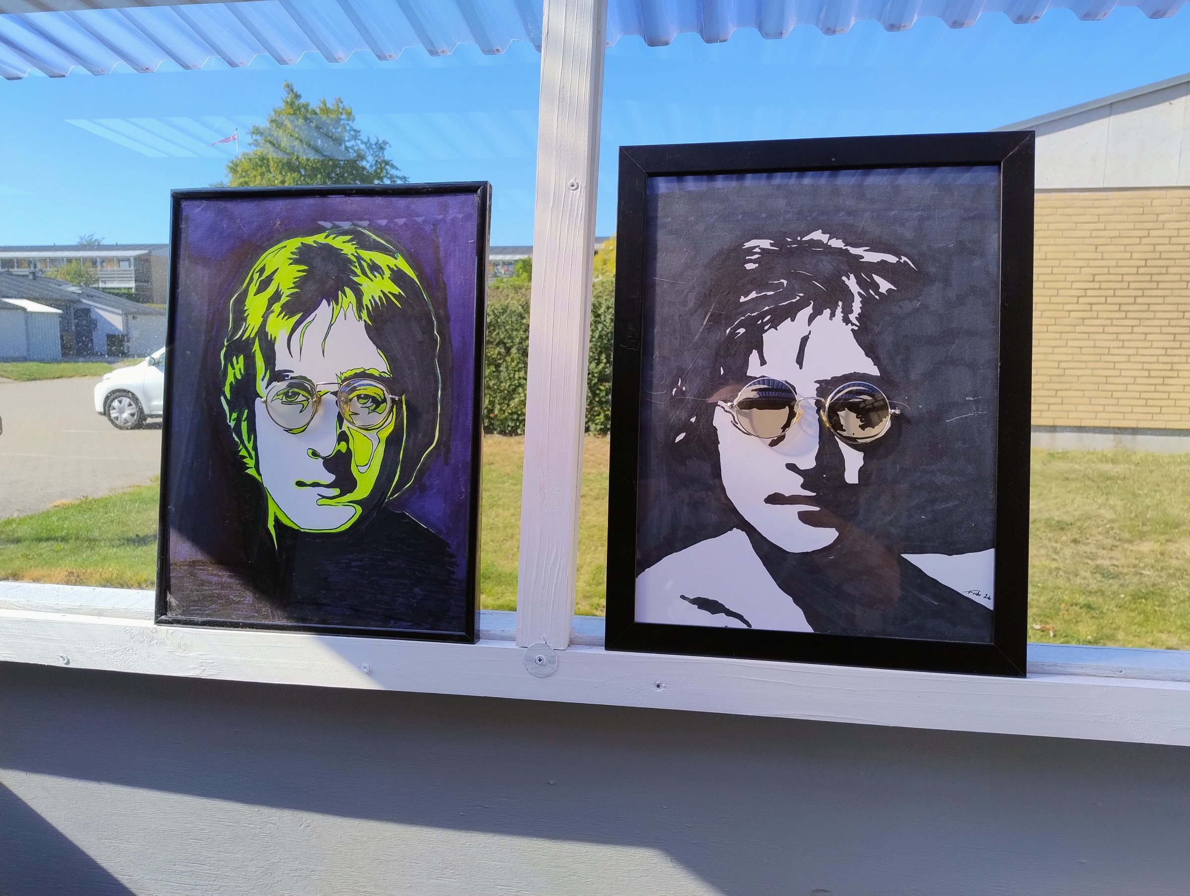 John Lennon med briller på glas – tegninger af Fritz Jensen