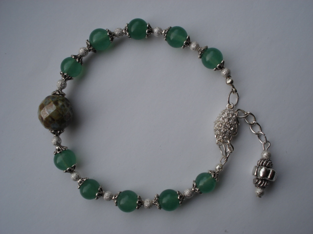 Armbånd med jade