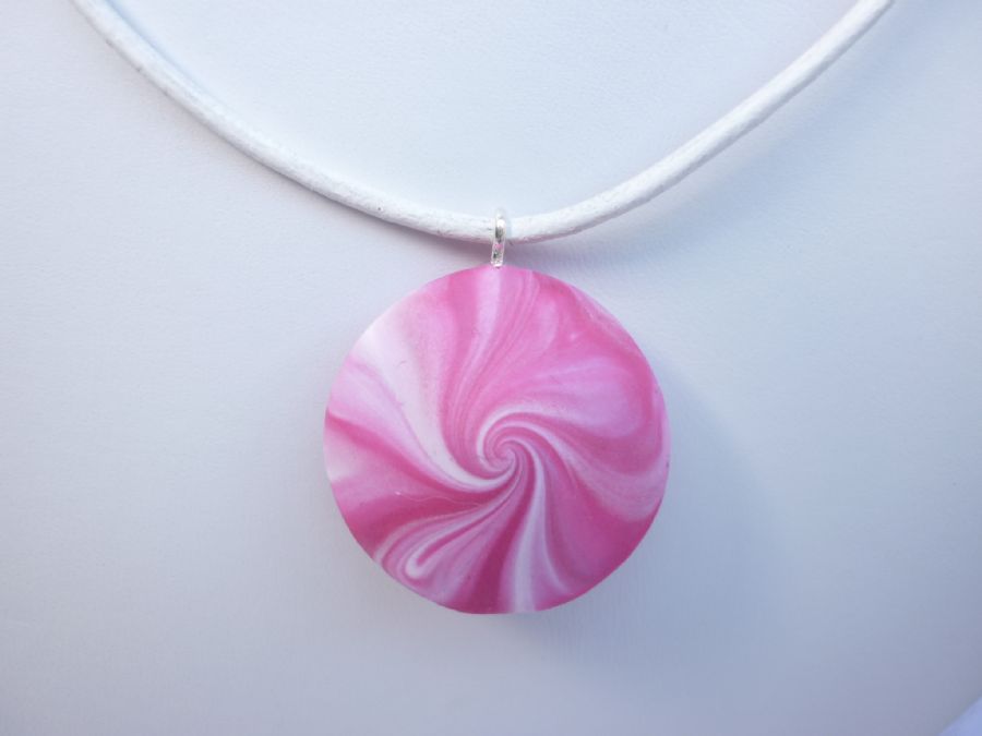 Halskæde med "swirl" perle