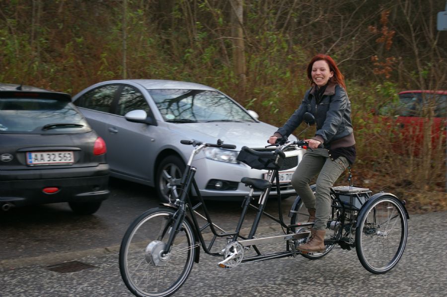 3-hjulet Handicaptandem med el-motor.