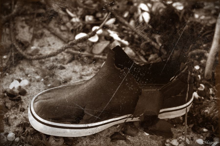 "rubber boot"