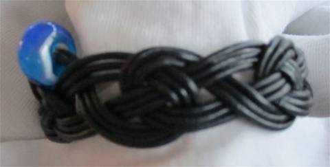 F Eight Chain horizontal blue