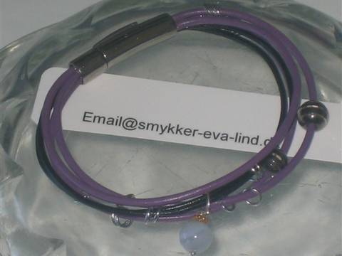armbånd i læder med smykker og magnetlås