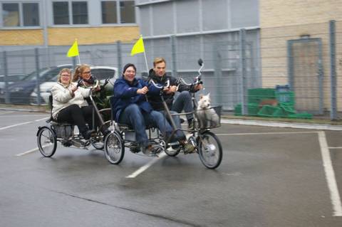 Parallelcykel .- " Flyder " – foto af Jørgen Wolfeld Pedersen